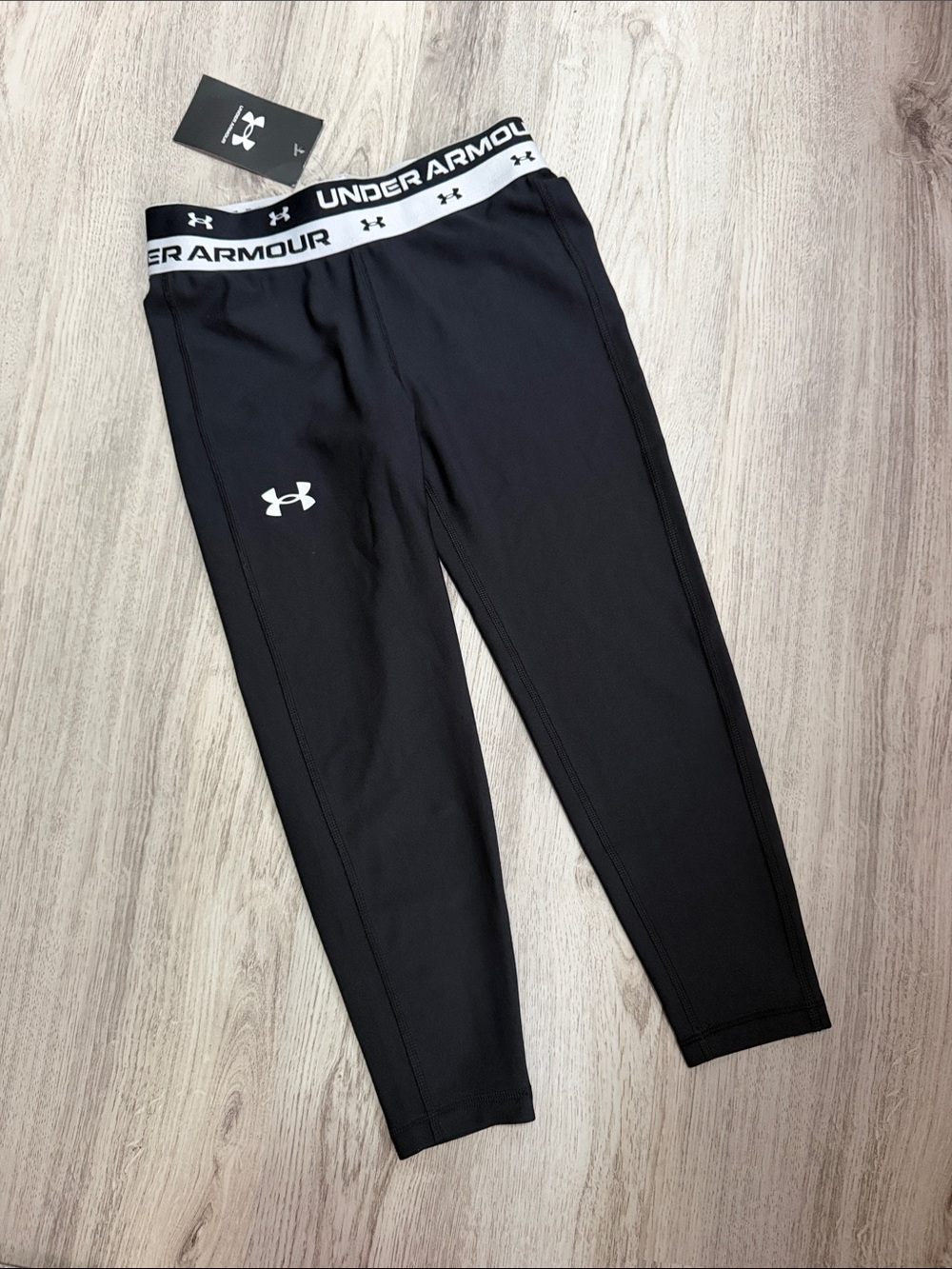 Size Small Youth 7 / 8 Under Armour Black and white Leggings sports skiing gym